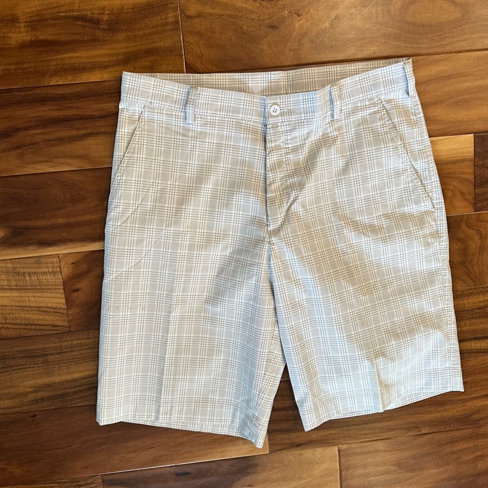 Nike Golf Tan Plaid Shorts size 34